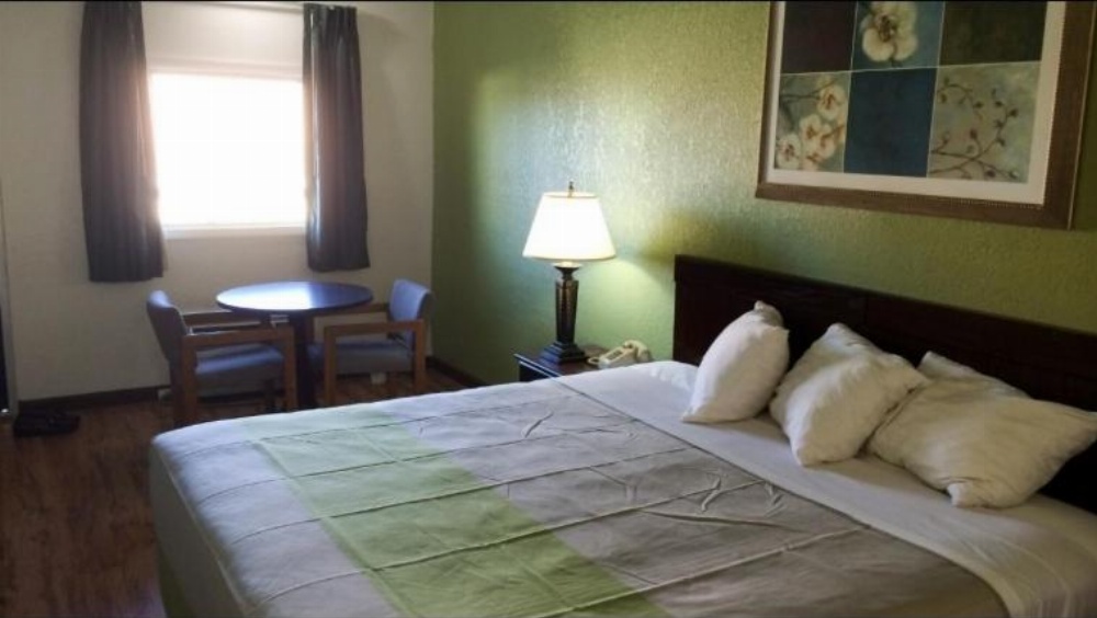 Motel 6-Mattoon, IL Image 17