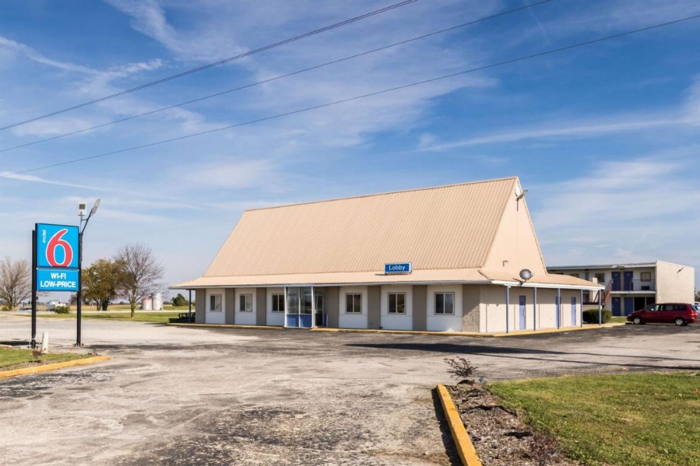 Motel 6-Mattoon, IL Image 25