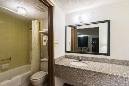 Motel 6-Mattoon, IL image 28